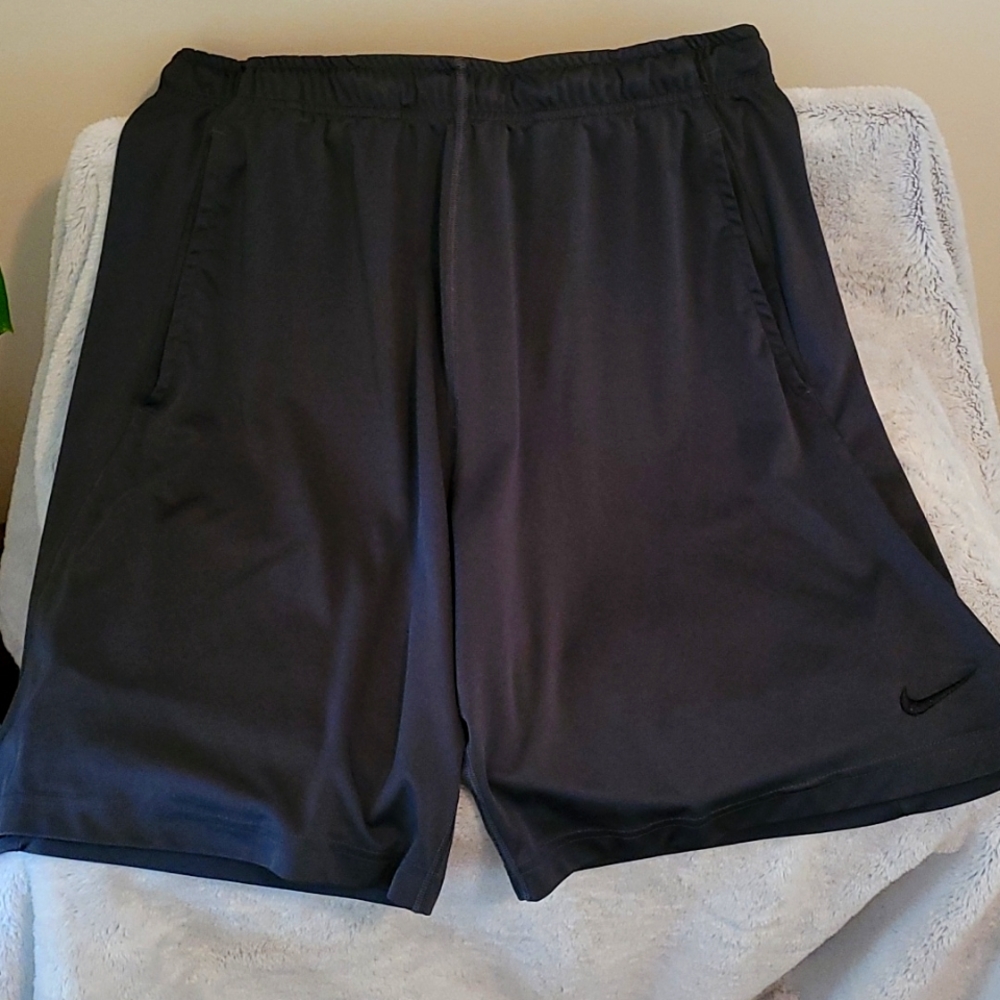 NIKE men's DRI-FIT shorts, Gray, sz L